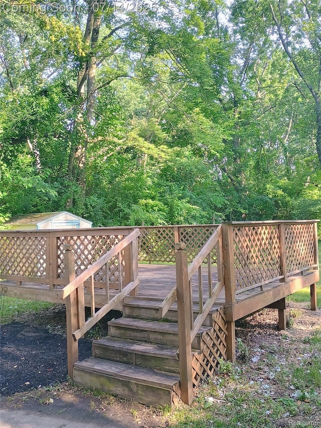 19241 Melrose Ave, Southfield, MI 48075 - view of wooden terrace