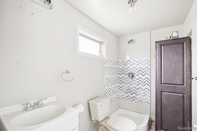7062 Ready Ave, Warren, MI 48091 - bathroom featuring a shower and vanity