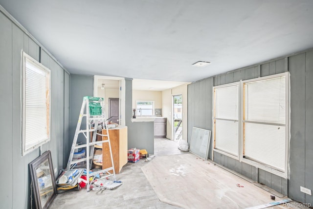 7062 Ready Ave, Warren, MI 48091 - interior space