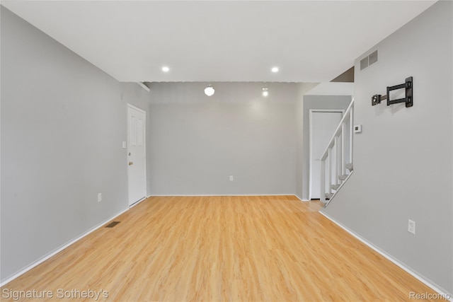 5025 Crooks Rd Unit 42, Royal Oak, MI 48073 - photo 2