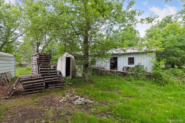 4800 S Huron Rd, Standish, MI 48658 - view of yard featuring a storage shed