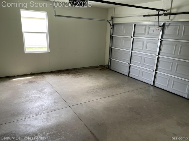 8090 Majestic Blvd, Fowlerville, MI 48836 - view of garage