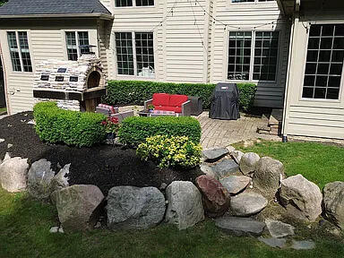 8255 Shady Brook Ln, Flushing, MI 48433 - view of yard with a patio