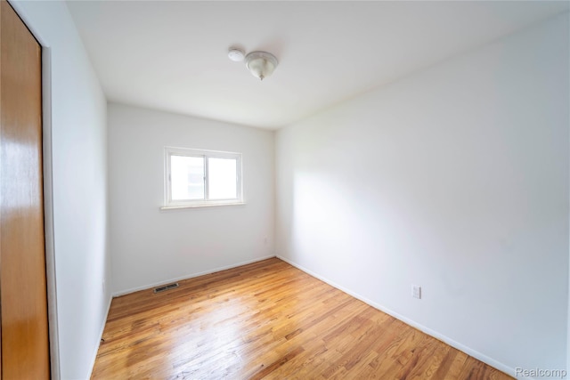 17213 Anne Ave, Detroit, MI 48101 - empty room with light wood-style flooring and baseboards