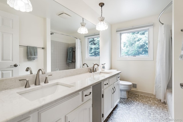 2732 Winter Park Ct, Rochester Hills, MI 48309 - bathroom featuring double vanity and shower / tub combo with curtain