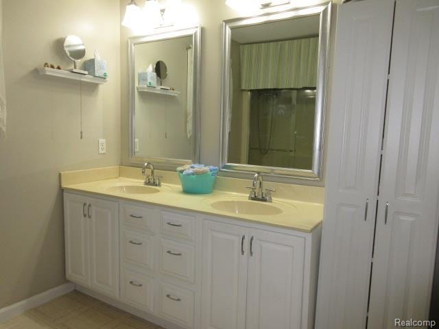 3521 Brandt Ln, Metamora, MI 48455 - full bath featuring double vanity