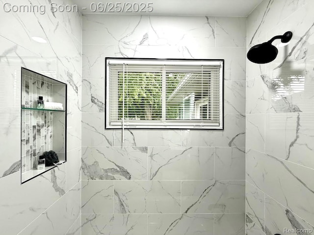 2526 Genes Dr, West Bloomfield, MI 48326 - full bathroom with a tile shower