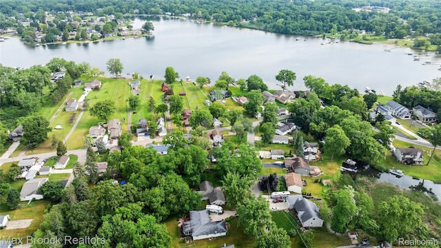 888 Mallock Rd, White Lake, MI 48386 - aerial view of property's location featuring a nearby body of water and nearby suburban area