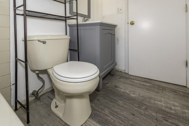 241 Dakota Ave, Ypsilanti, MI 48198 - bathroom featuring wood finished floors and vanity