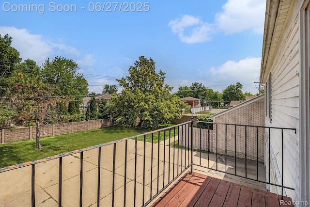 35692 Stillmeadow Ln, Shelby Twp, MI 48035 - wooden terrace featuring a fenced backyard