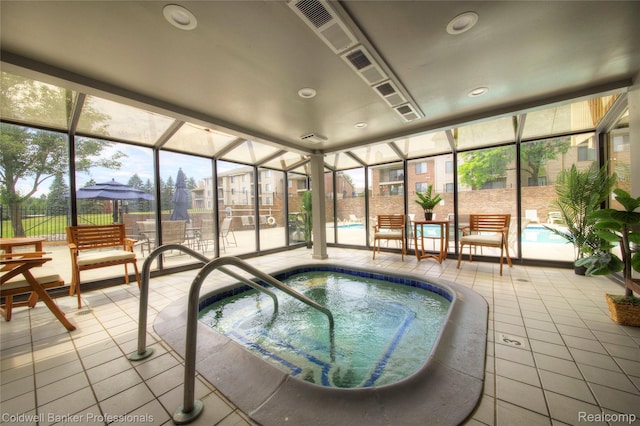 2635 Greenstone Blvd Unit 508, Auburn Hills, MI 48326 - community pool with a hot tub