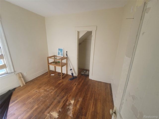 253 Pilgrim St, Highland Park, MI 48203 - unfurnished room with hardwood / wood-style floors