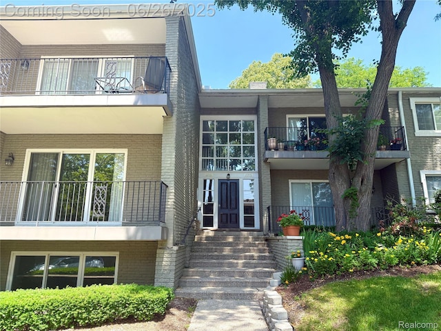 1111 Old Woodward Ave Unit 4, Birmingham, MI 48009 - photo 2