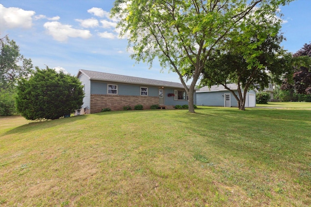 12350 S Butternut Ave, Sand Lake, MI 49343 - view of green lawn