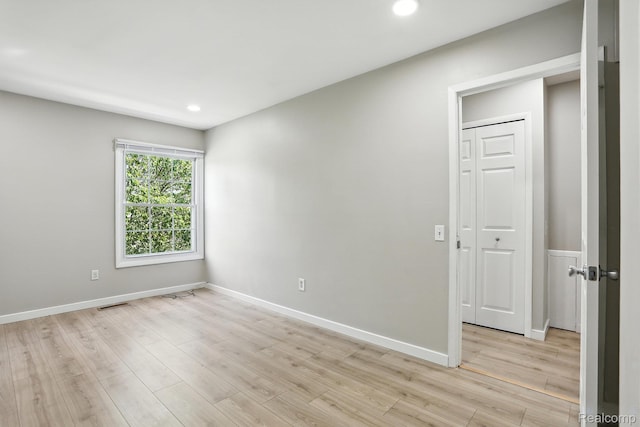 3043 Oakridge Ct, Lake Orion, MI 48360 - spare room featuring light wood finished floors and recessed lighting