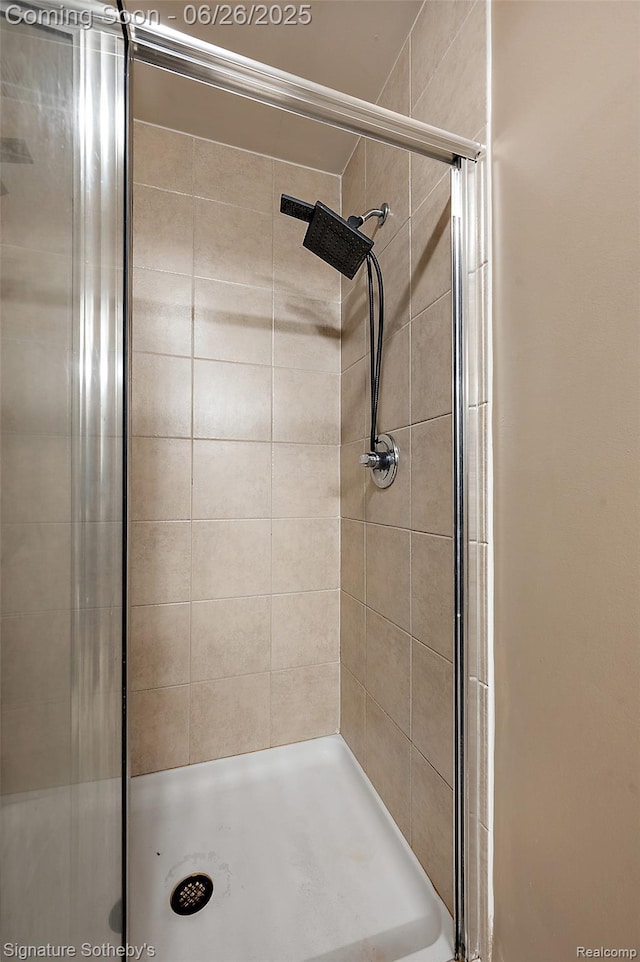 2155 Canal St, Commerce Twp, MI 48382 - full bathroom featuring a stall shower
