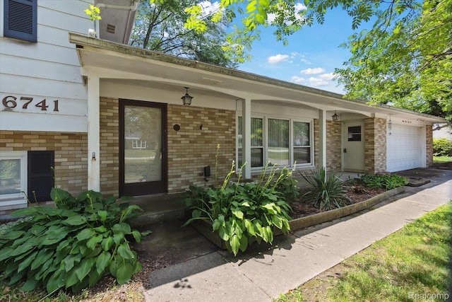6741 Picketts Way, Lansing, MI 48917 - photo 4