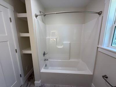 817 Sandow Rd, Midland, MI 48640 - full bathroom featuring  shower combination