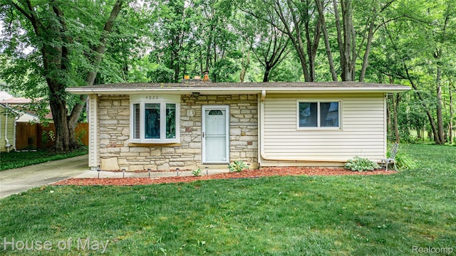 4822 Filer St, Waterford, MI 48328 - photo 1