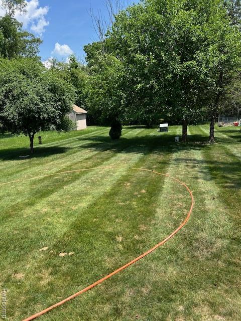 20796 Gill Rd, Farmington Hills, MI 48335 - view of green lawn