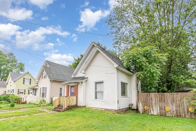 735 W Stewart St, Owosso, MI 48867 - view of front facade
