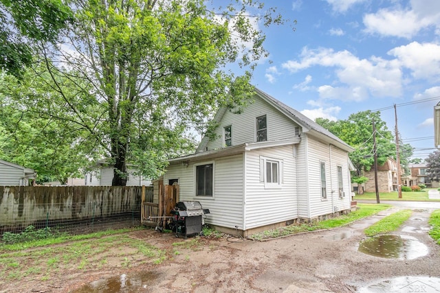 735 W Stewart St, Owosso, MI 48867 - back of property