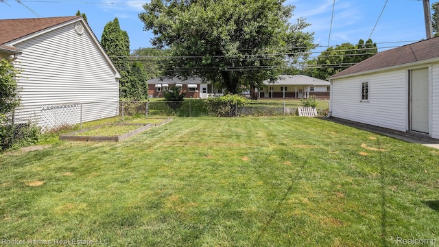 22011 Englehardt St, Saint Clair Shores, MI 48080 - view of yard with a garden