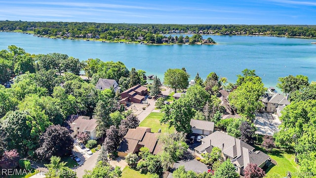 3234 Pine Lake Rd, West Bloomfield, MI 48324 - aerial perspective of suburban area with a large body of water