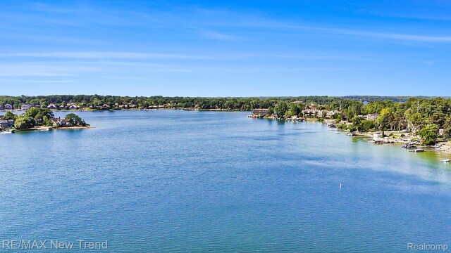 3234 Pine Lake Rd, West Bloomfield, MI 48324 - water view