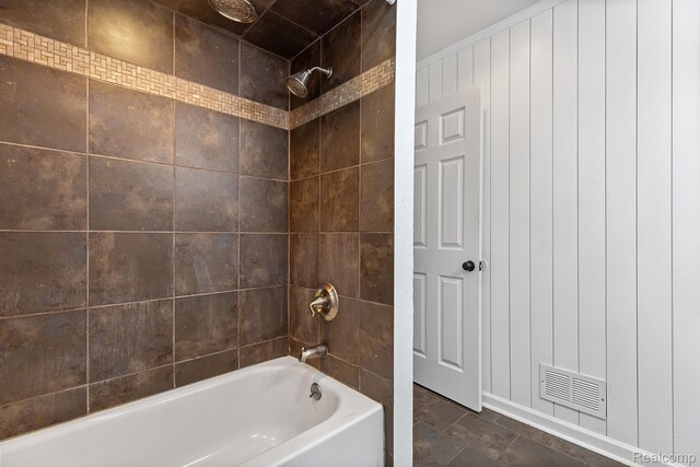 5305 Wright Way S, West Bloomfield, MI 48322 - full bathroom with tub / shower combination