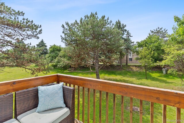 5305 Wright Way S, West Bloomfield, MI 48322 - deck featuring a lawn