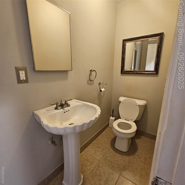 30146 Boewe Dr, Warren, MI 48092 - bathroom featuring toilet and tile patterned floors