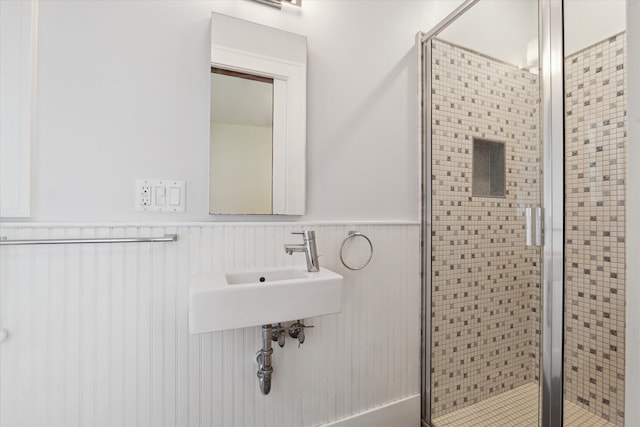450 S 1st St, Ann Arbor, MI 48103 - bathroom with a stall shower and wainscoting