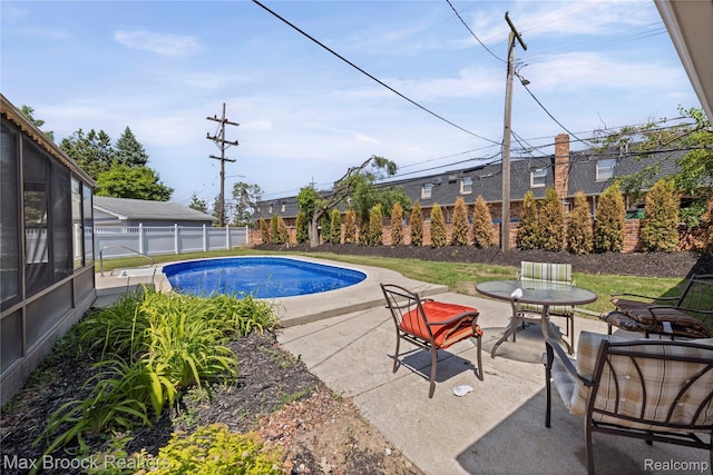 1122 Symes Ct, Royal Oak, MI 48067 - view of pool featuring a fenced backyard and a patio area