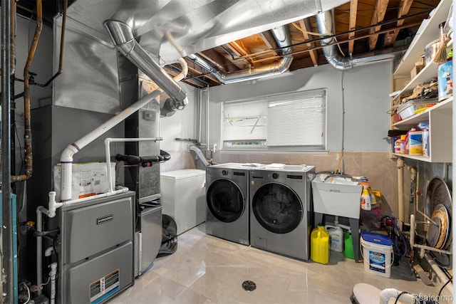 2738 Berry Dr, Bloomfield Hills, MI 48304 - washroom with washer and clothes dryer and heating unit