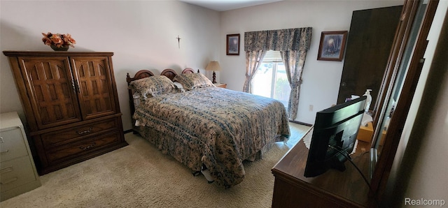 15480 Sherwood Ln, Fraser, MI 48026 - bedroom with light carpet