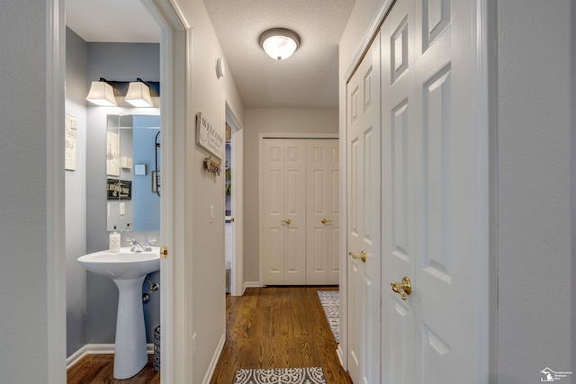 7145 S Valley Cir, Lambertville, MI 48144 - hall with dark wood-style floors