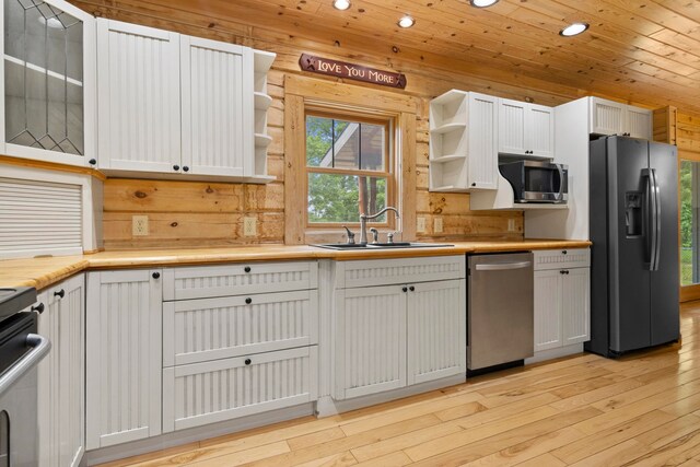 9644 Guenthardt Rd, Manistee, MI 49660