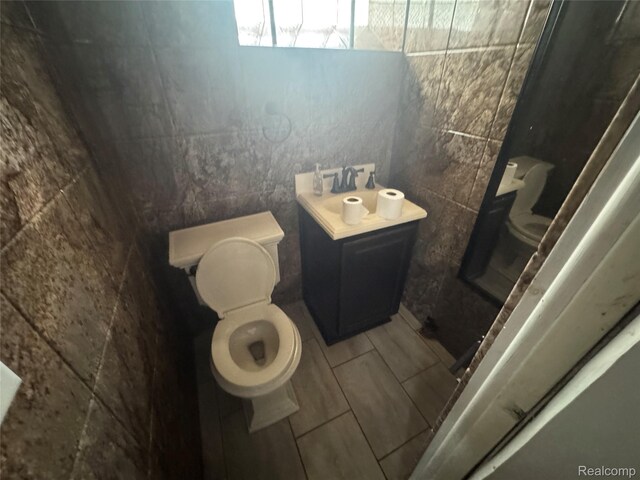 16740 Woodingham Dr, Detroit, MI 48221 - bathroom featuring toilet and a sink