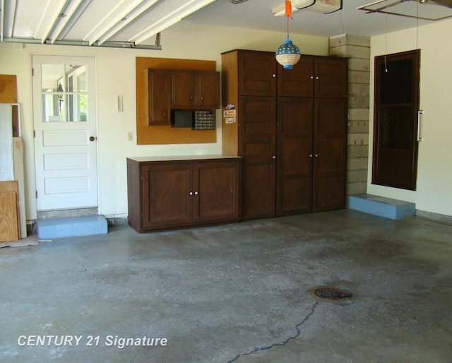 4215 S Wayside Dr, Saginaw, MI 48603 - view of garage