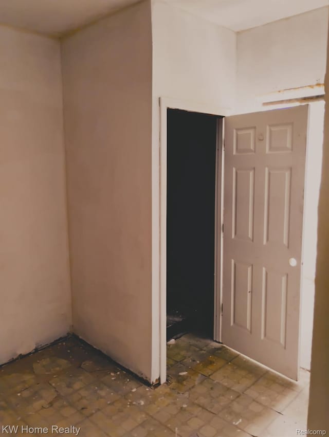 12749 Washburn St, Detroit, MI 48238 - view of empty room