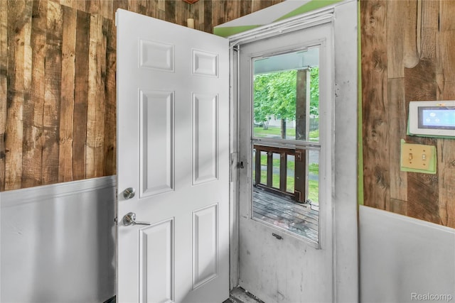 2211 Avon St, Saginaw, MI 48602 - view of entryway
