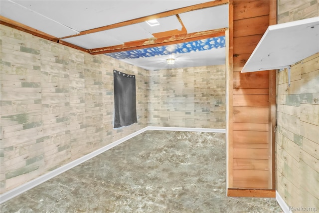 2211 Avon St, Saginaw, MI 48602 - unfurnished room with baseboards