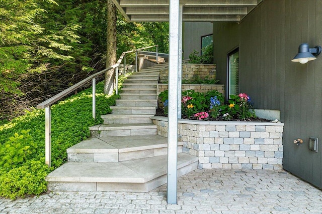 9182 Hemlock Ln, Bridgman, MI 49106 - view of stairway