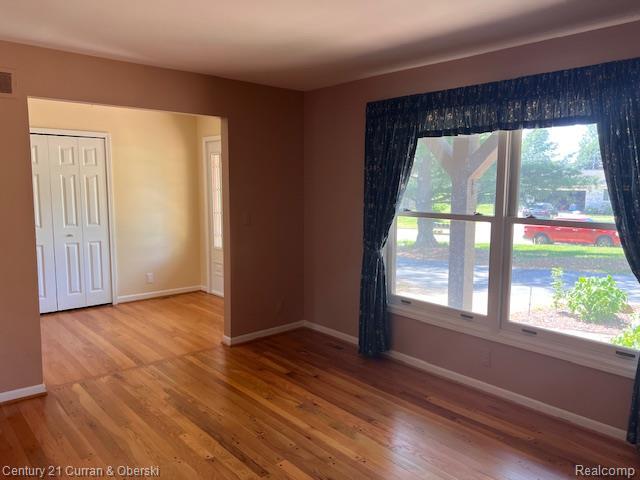 5463 Greenfield Rd, Brighton, MI 48114 - photo 15