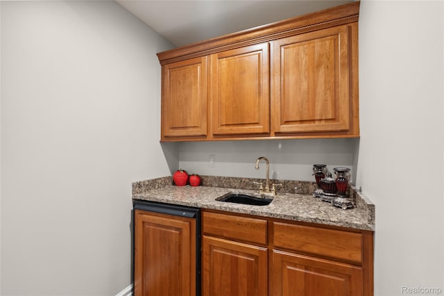 8356 Misty Mdws, Grand Blanc, MI 48439 - view of indoor wet bar