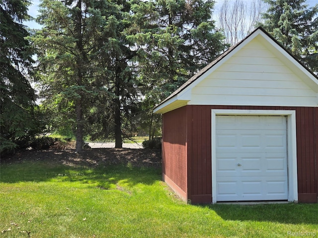 35260 Bradford Dr, New Baltimore, MI 48047 - view of garage