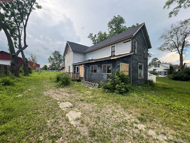 6737 Oak Grove Rd, Howell, MI 48855 - back of house