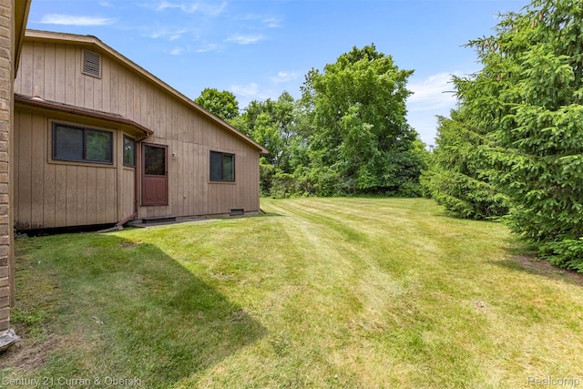 31450 Orchard Brook Ct Unit 8, Farmington Hills, MI 48336 - view of grassy yard