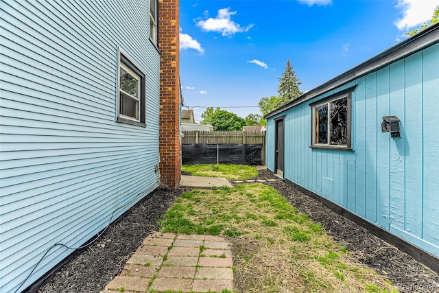 8329 Lenore St, Dearborn Heights, MI 48127 - view of yard